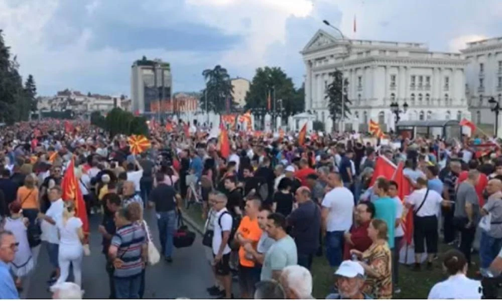 Σκόπια: «Δεν χρειαζόμαστε την Ευρώπη αν πρέπει να αφομοιωθούμε»